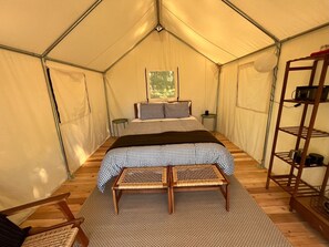 Comfort tent | Luxe beddengoed, individueel gemeubileerd, gratis wifi, beddengoed