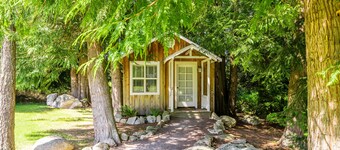 Lopez Farm Cottages & Tent Camping