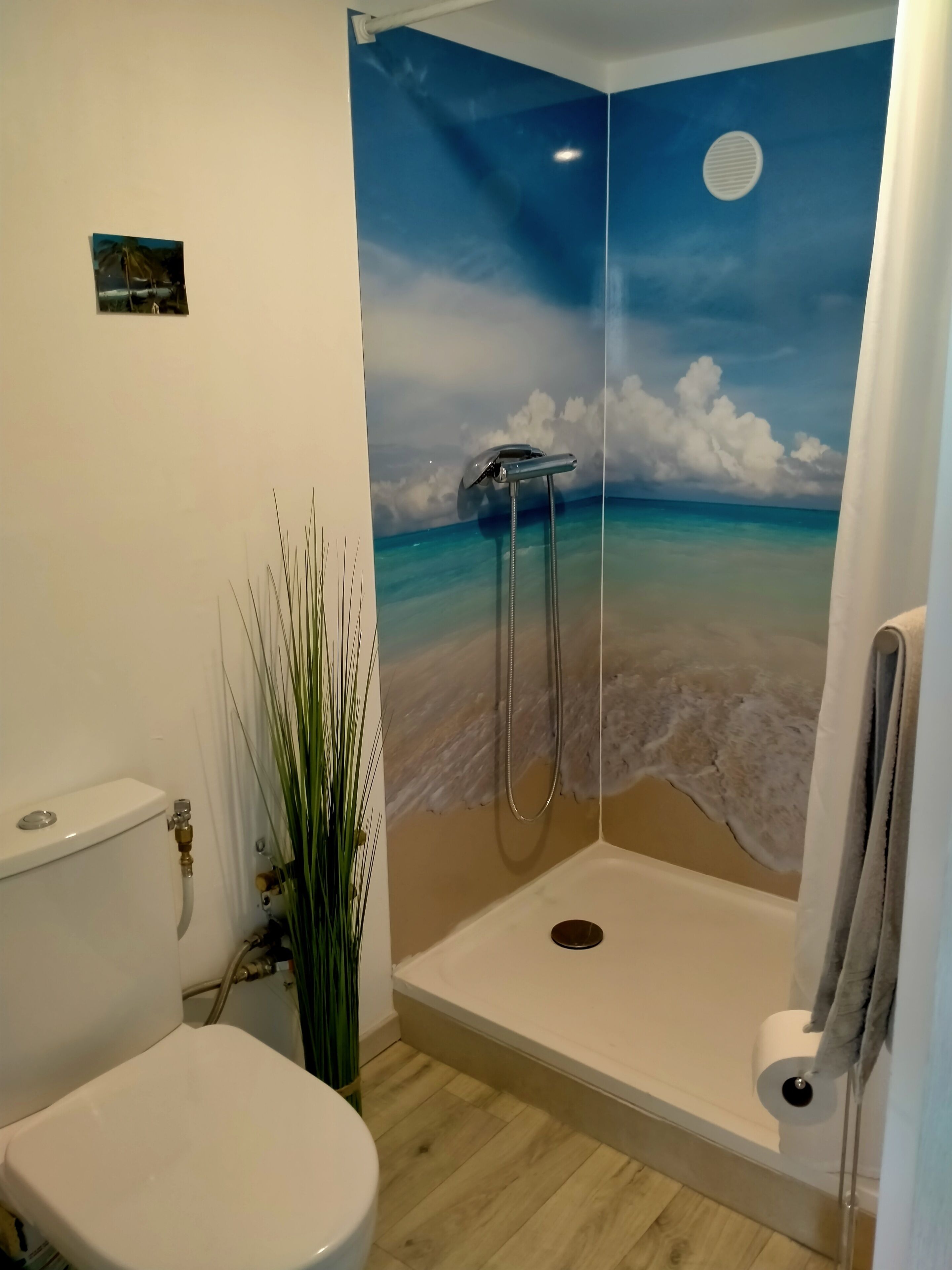 Studio with quiet exterior.