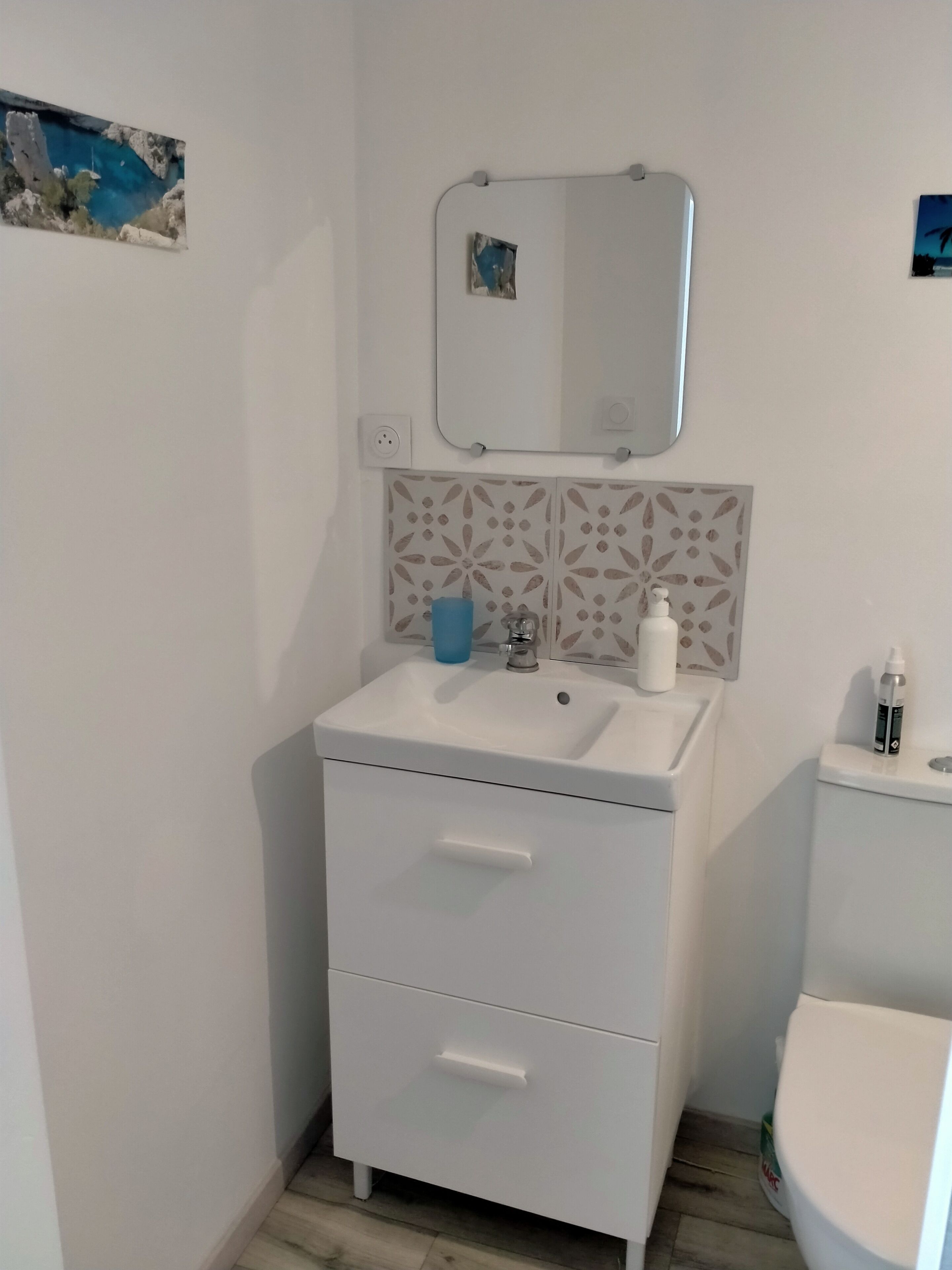 Studio with quiet exterior.