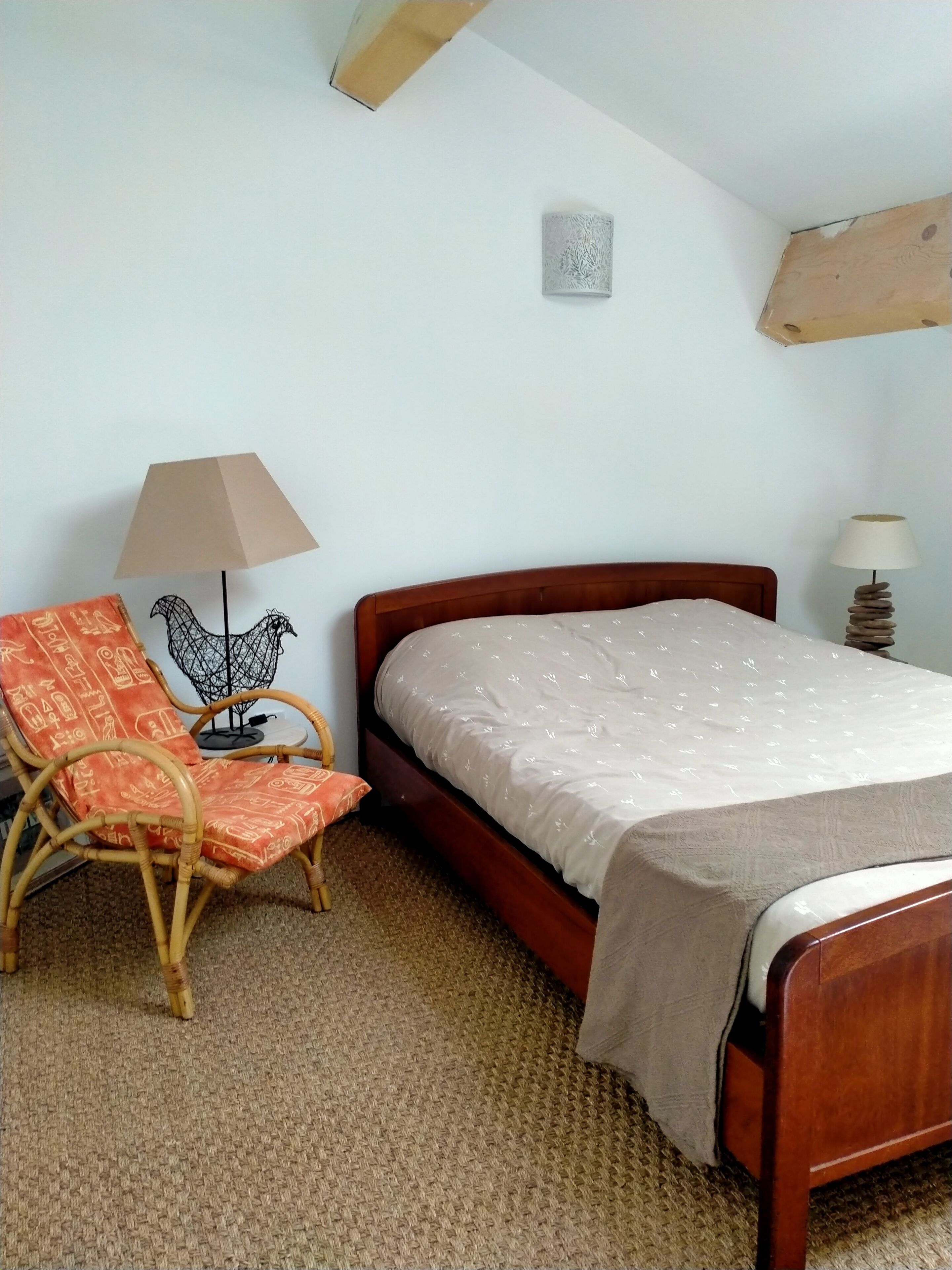 Studio with quiet exterior.