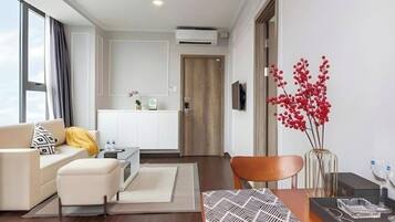 Superior Apartment, 1 Queen Bed, Kitchenette, City View | 1 bedroom, in-room safe, desk, laptop workspace