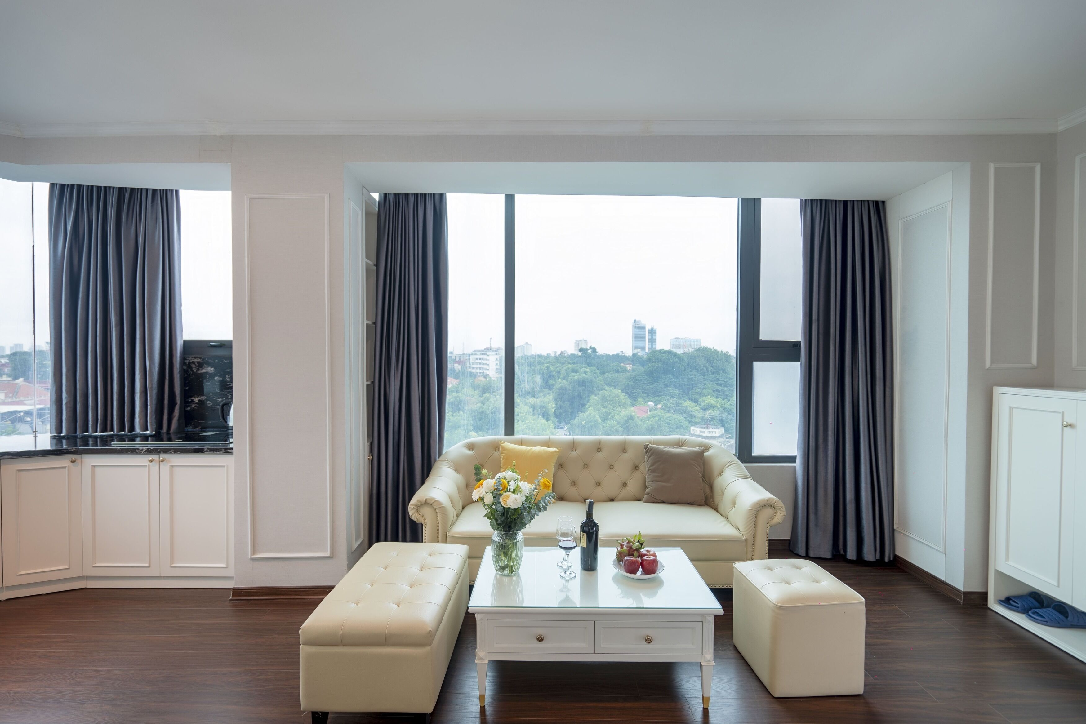 プレミア アパートメント | リビング エリア | 薄型テレビ