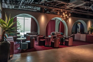 Coin salon dans le hall