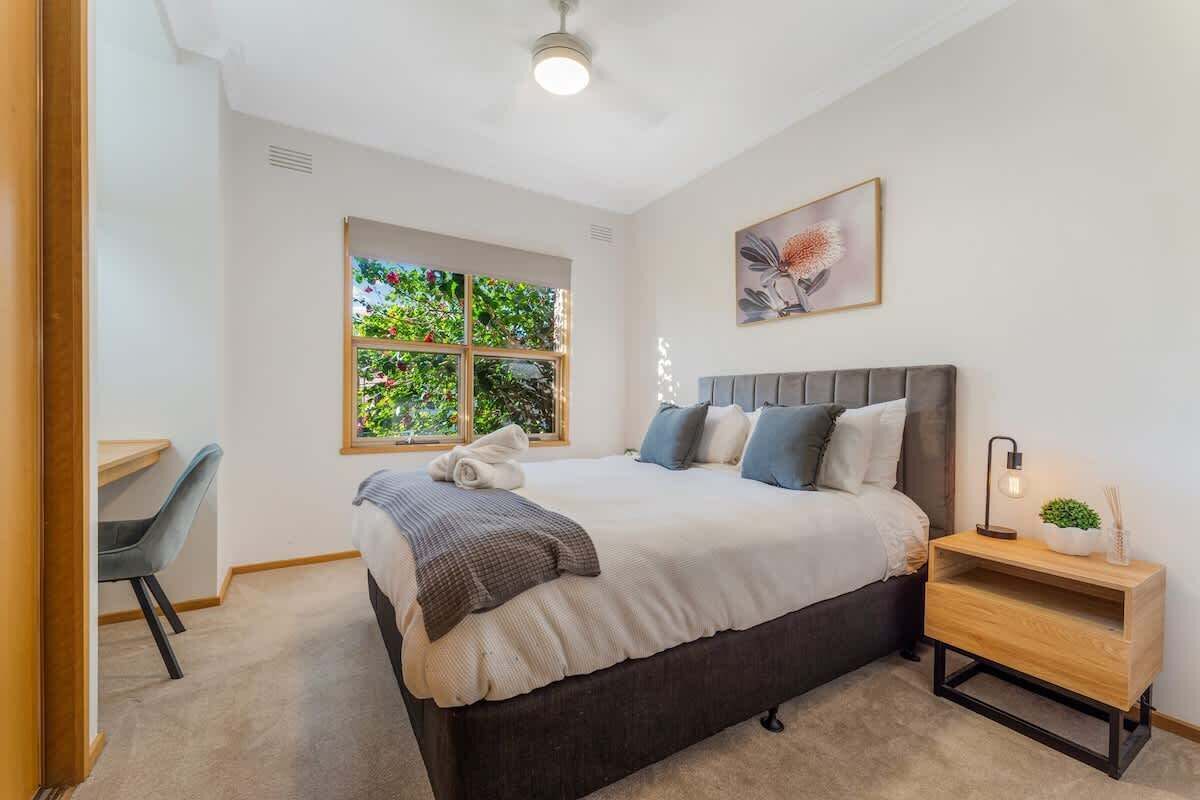 2 habitaciones, tabla de planchar con plancha, wifi y ropa de cama 