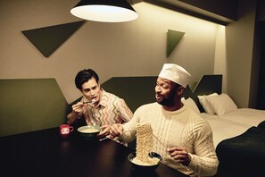 Family Studio | Blackout curtains, iron/ironing board, free WiFi, bed sheets - Section L Kuramae (Tokyo)