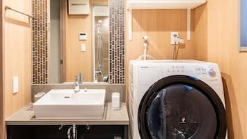 Family Studio | Bathroom