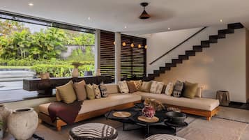 Luxury Villa | Terrace/patio