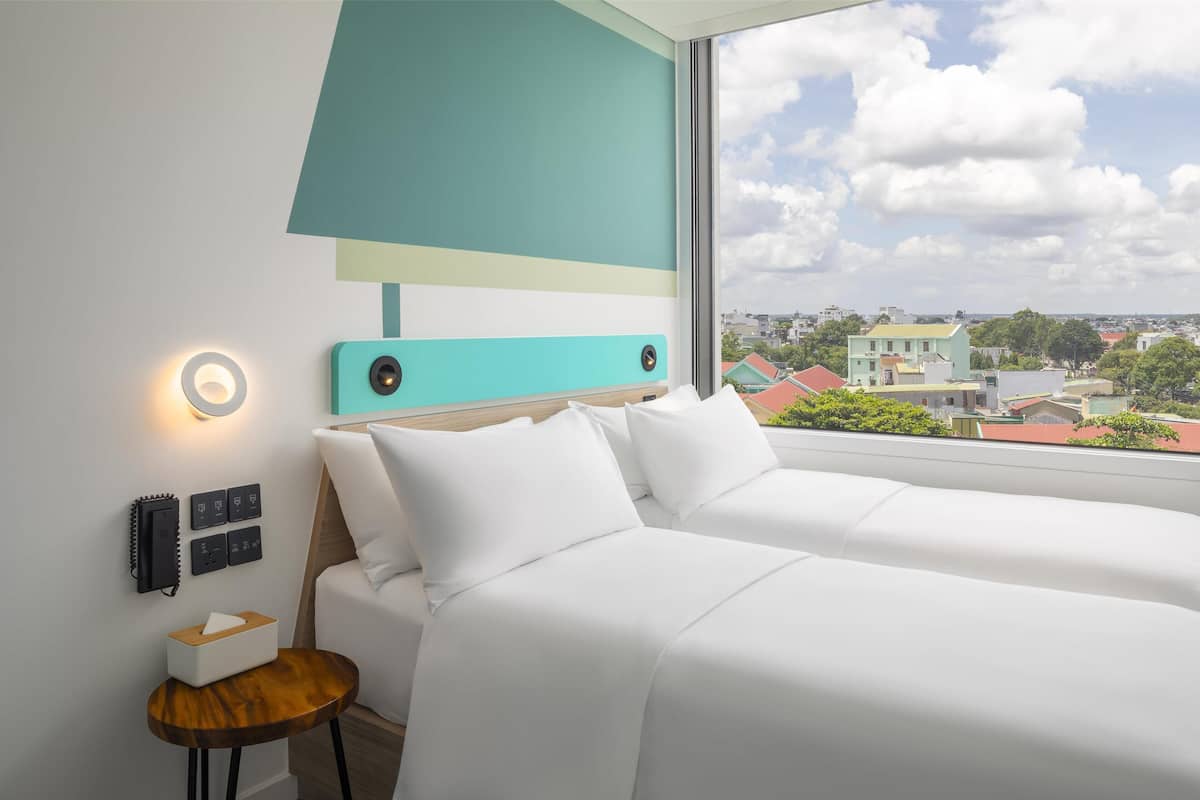 Room, 2 Single Beds | 1 bedroom, in-room safe, desk, laptop workspace