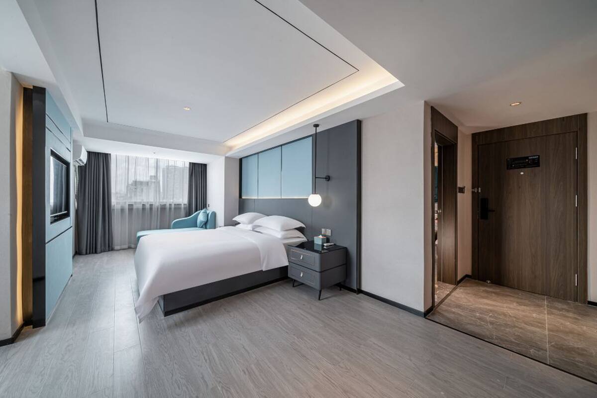 Panoramic Room
