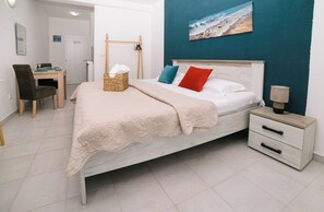 1 bedroom, WiFi, bed sheets