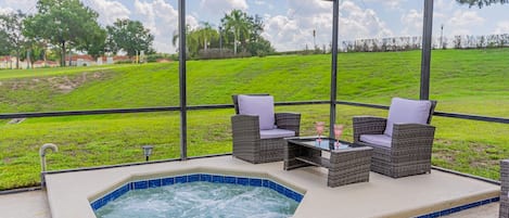 Een verwarmd zwembad