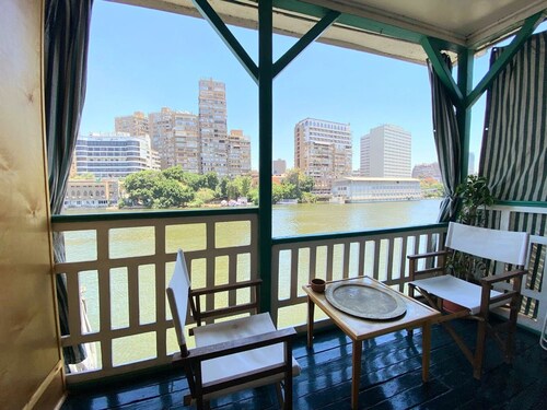 Cozy Studio - Houseboat65, Zamalek Island - Central Cairo