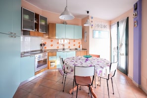 Fridge, oven, dishwasher, highchair