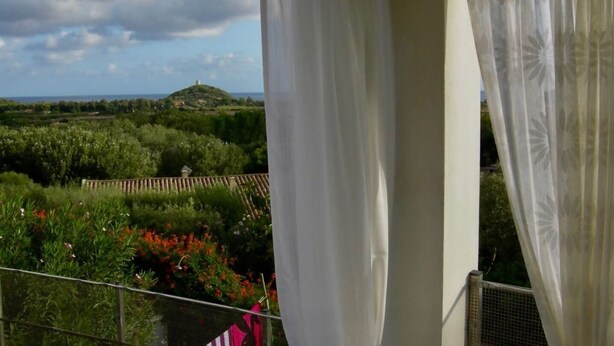 Property grounds - La Casa Di Alice sea view (Domus de Maria)