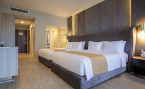 Minibar, caja de seguridad en la habitación, escritorio y wifi gratis