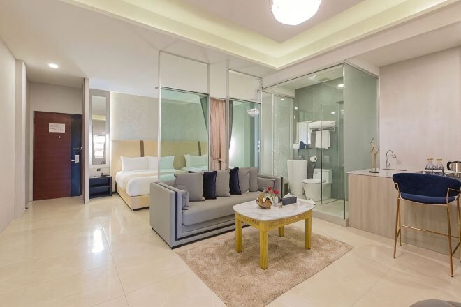 Minibar, in-room safe, desk, free WiFi