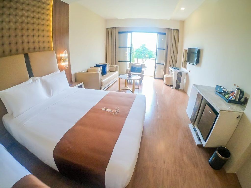 Minibar, Zimmersafe, Schreibtisch, kostenloses WLAN