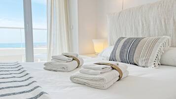 3 slaapkamers, een strijkplank/strijkijzer, gratis wifi, beddengoed