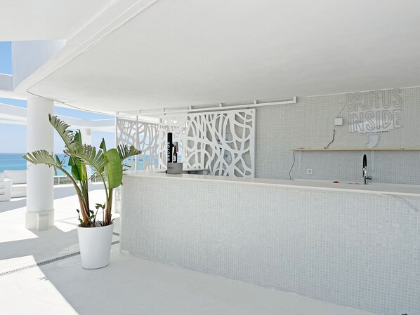 Interior - Global Vacacional: Stunning apartment with private pool and terrace overlooking the sea (Canet d´en berenguer)