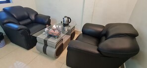 Living area - Chan&Both guesthouse (Sihanoukville)