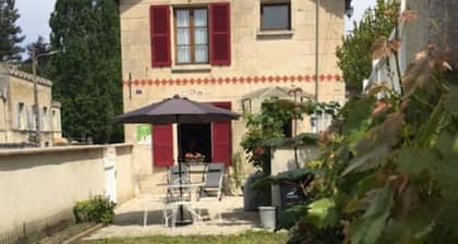 Charming 2-Bedroom Stone House with Garden, Near Pierrefonds Castle