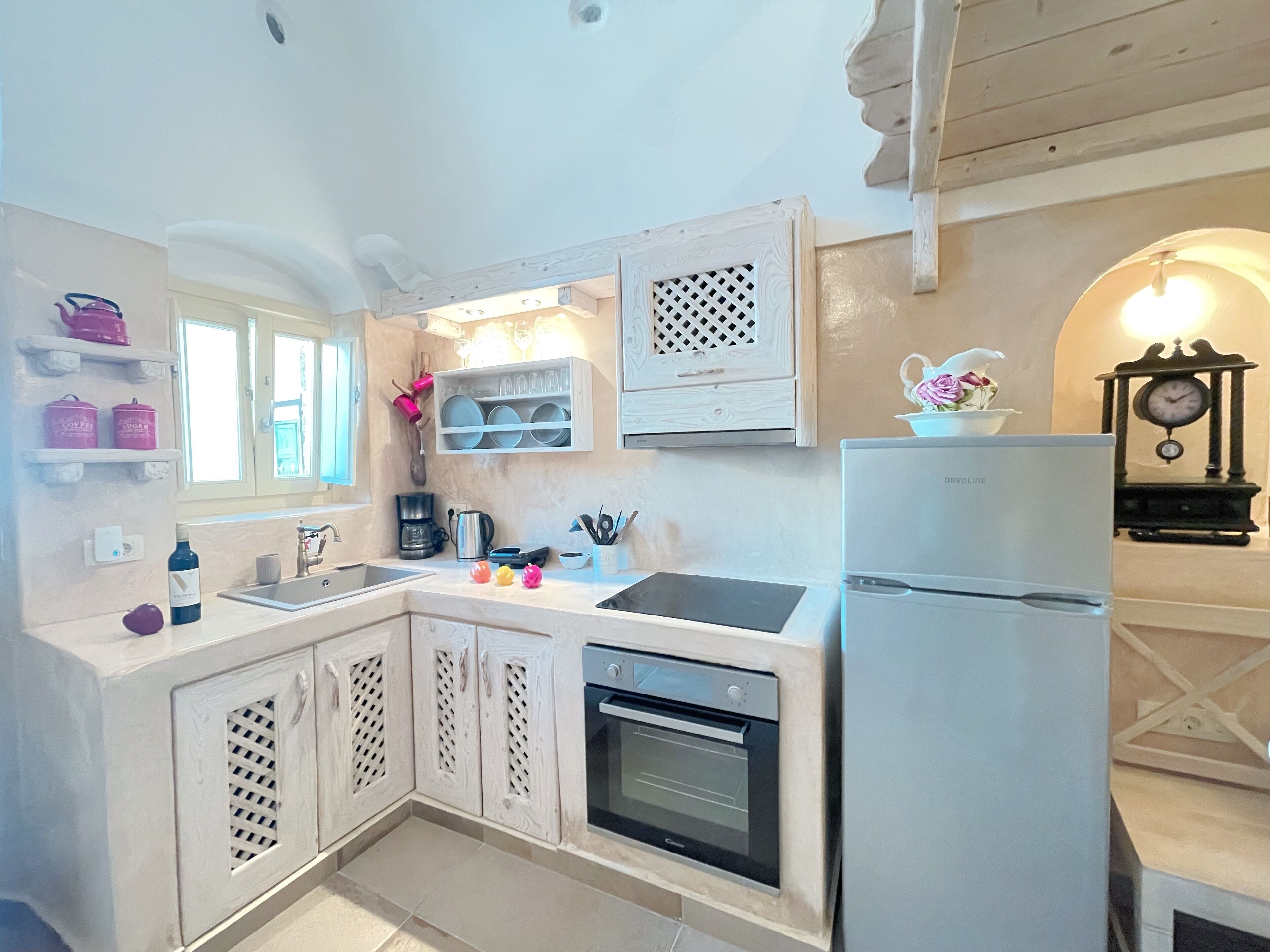 Luxury Villa with Private Rooftop Pool and Hot Tube