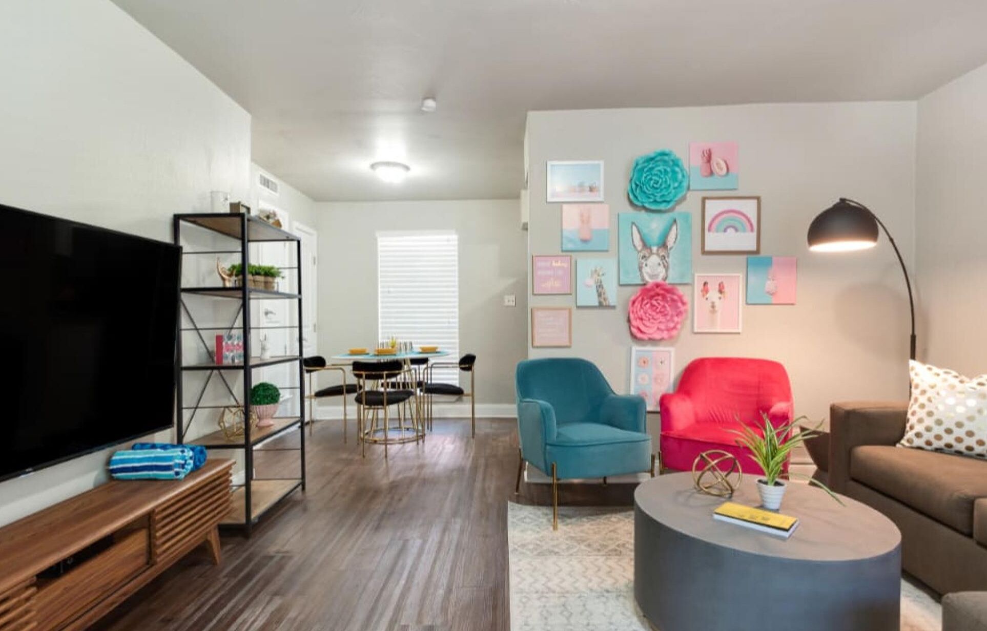 The Flamingo 102 l No Service Fees Pool 65 TV