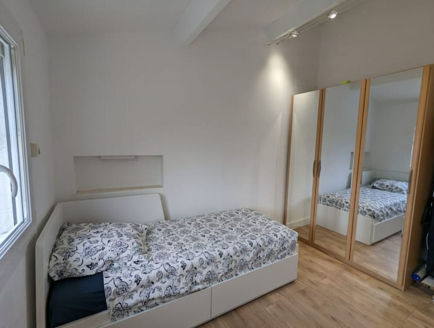 Family house near the beach with swimming pool