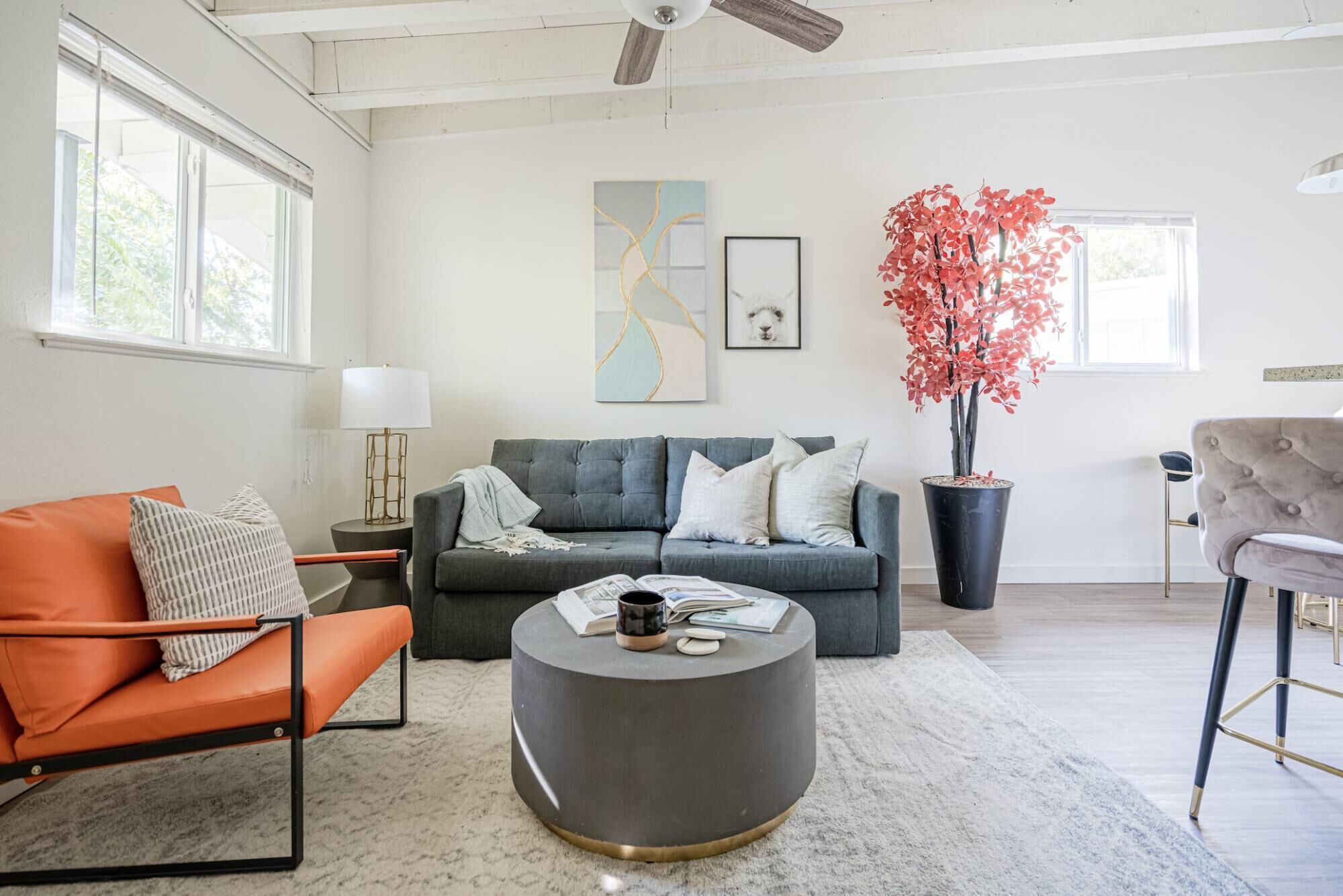 The Modern I No Service Fees I Close to Downtown