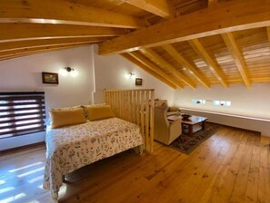 2 Schlafzimmer, Reisekinderbett, Bettwäsche