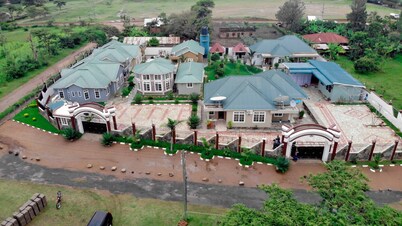 LA'TONNA SAFARI HOTEL