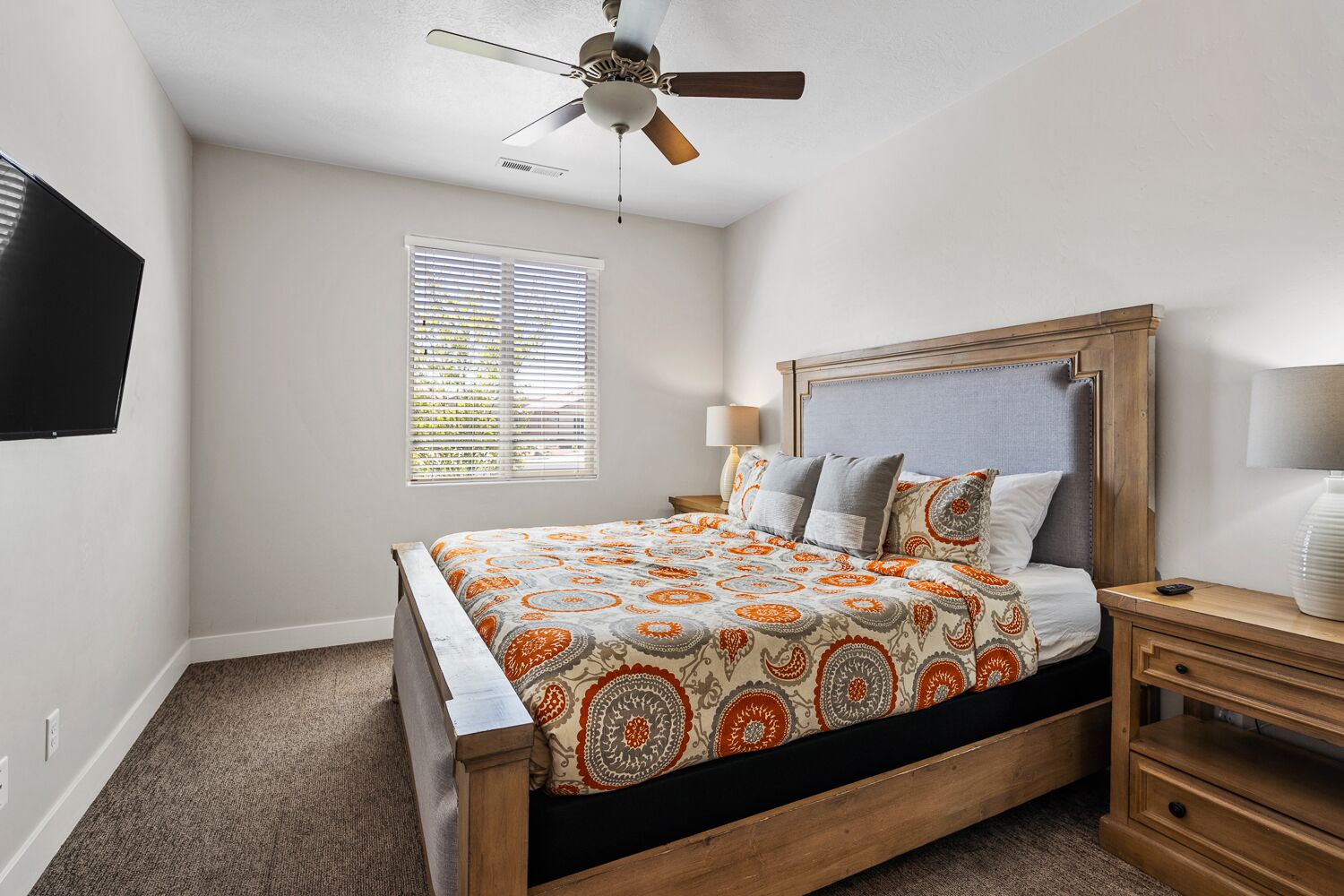 Lux Paradise Village Haven ~ Hot Tub ~ Scenic View