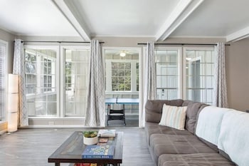 The Huge Home No Service Fees Pingpong Shsu