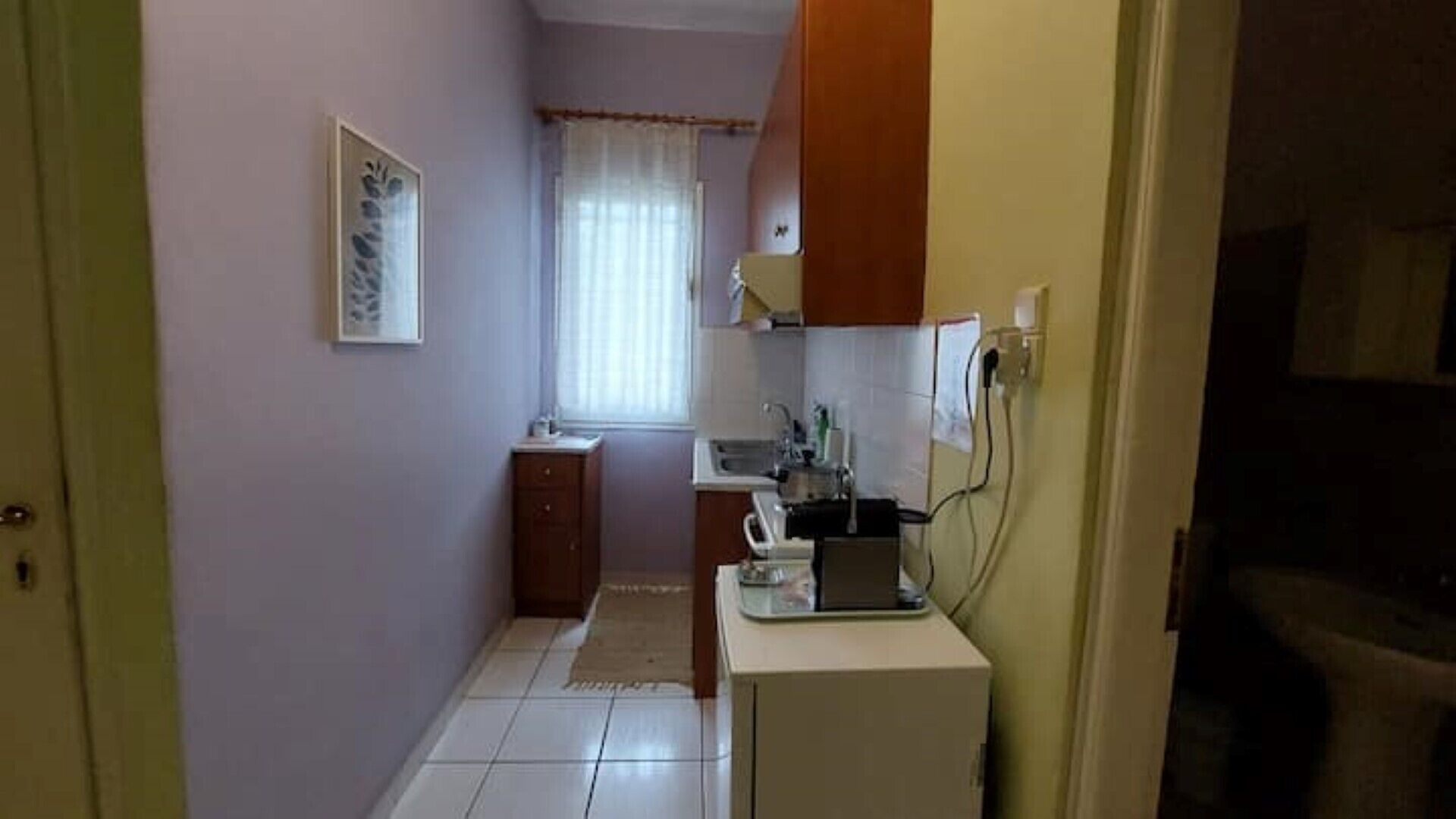 Studio flat in a private block close to the centre