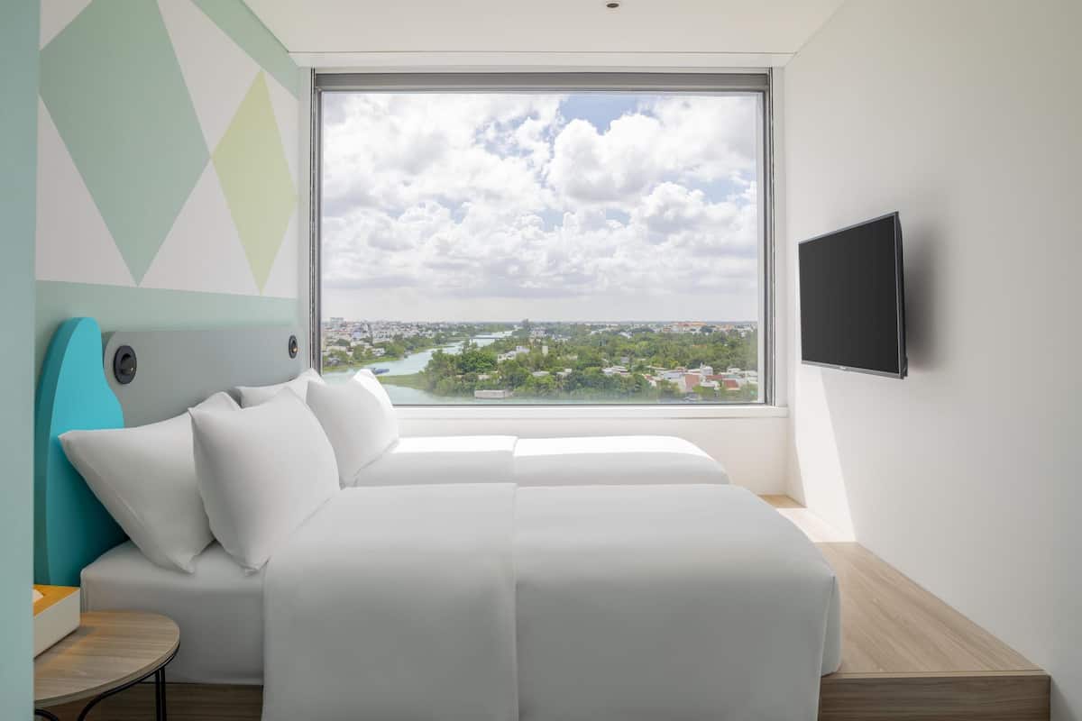 Room, 2 Twin Beds | 1 bedroom, in-room safe, desk, laptop workspace