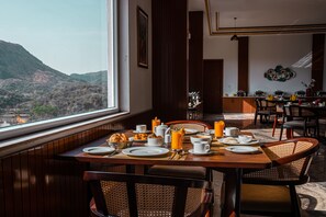 Restaurant - Tree Of Life Vantara Resort And Spa (Udaipur)