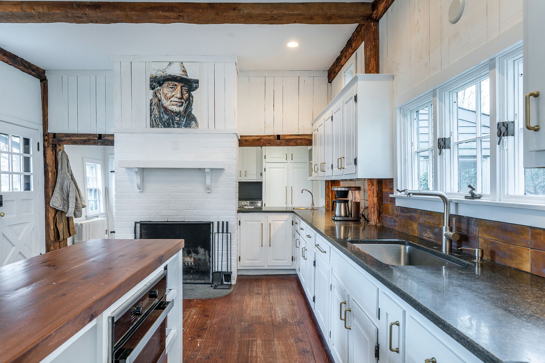 Luxury Farm House w/ Guest House and Pool on 2 acres adjoining State Park