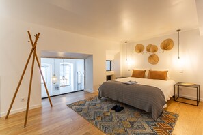 1 chambre, fer et planche à repasser, accès Internet, draps fournis