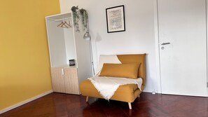Laptop workspace, free WiFi, bed sheets - Studio 59 Lisboa (Lisbon)