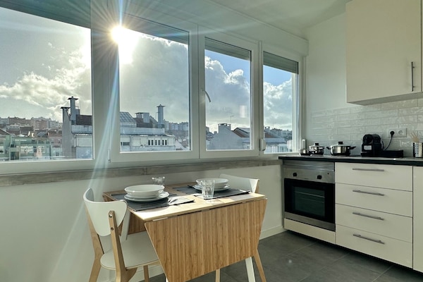 Frigobar, microondas, placa de cocina, cafetera/tetera