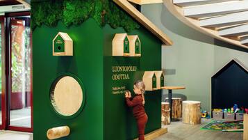 Lasten leikkialue sisätiloissa