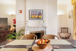 تناول الطعام