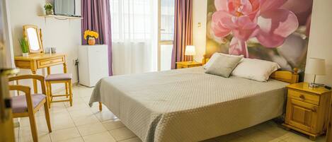 Honeymoon Double Room | Free WiFi, bed sheets