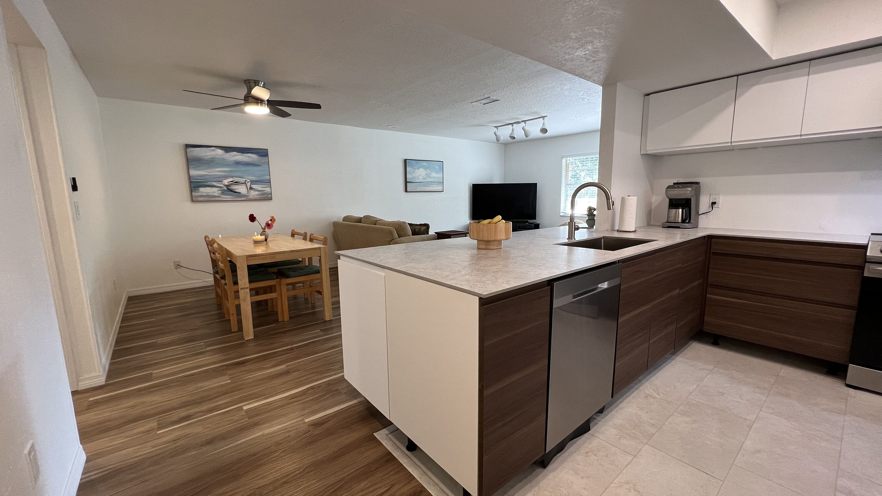 Newly Renovated 3-bedroom Condo in Clearwater