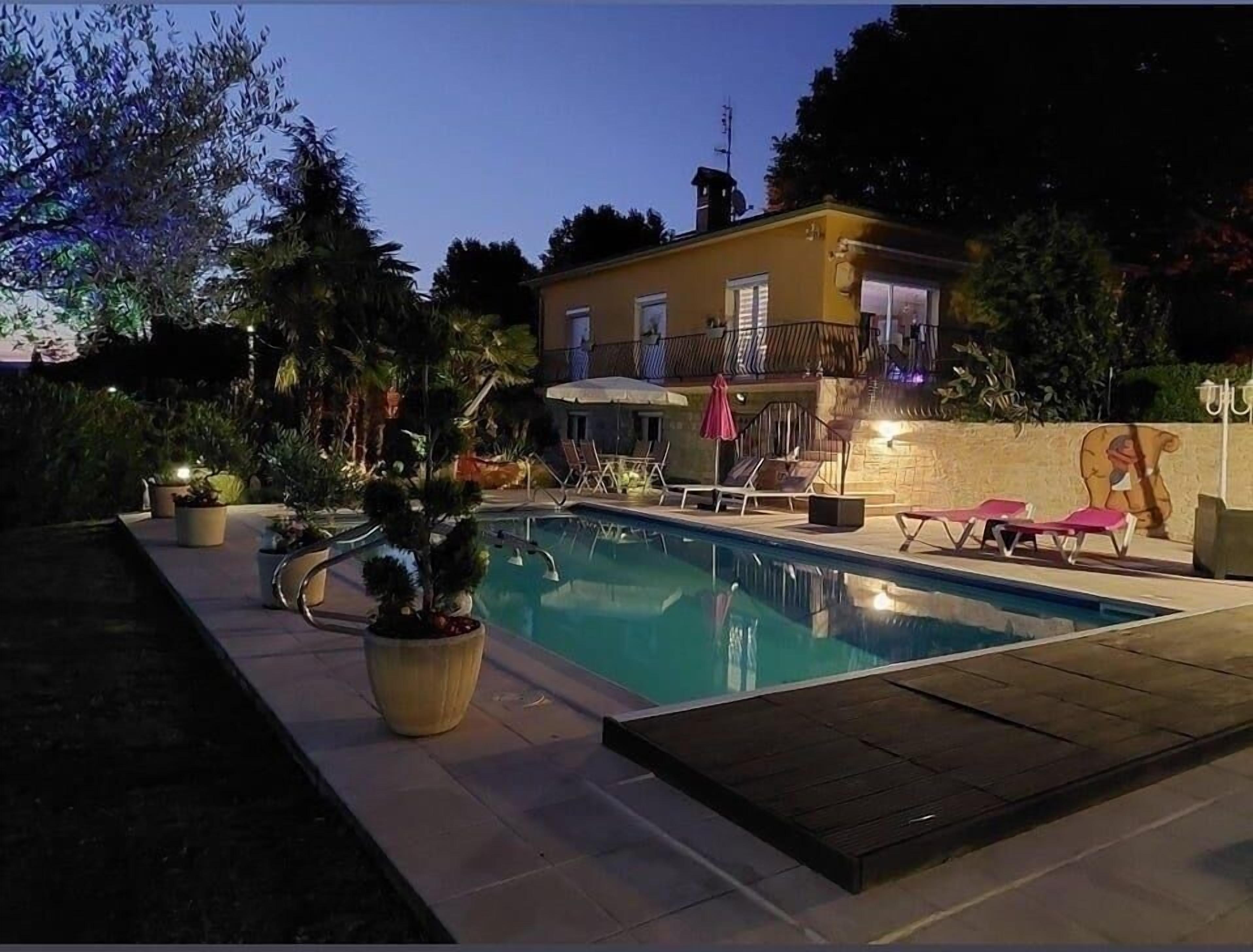 Piscine extérieure, piscine chauffée