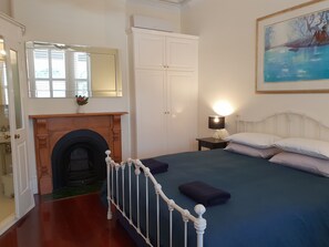 3 dormitorios, tabla de planchar con plancha, wifi gratis y ropa de cama