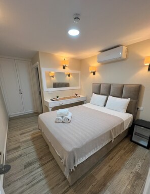 Phòng Deluxe | Bộ trải giường bằng vải cotton Ai Cập, bộ đồ giường cao cấp 