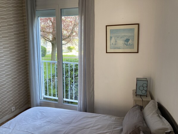 1 bedroom, iron/ironing board, free WiFi, bed sheets - Pleasant, well-equipped apartment close to the Corniche and town center. (Concarneau)