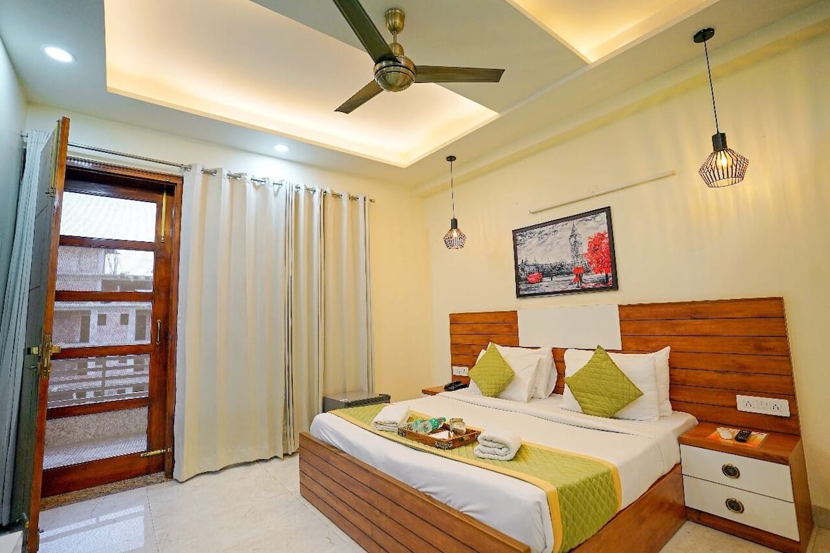 Luxury Double Room | 1 bedroom, Egyptian cotton sheets, premium bedding, pillow-top beds